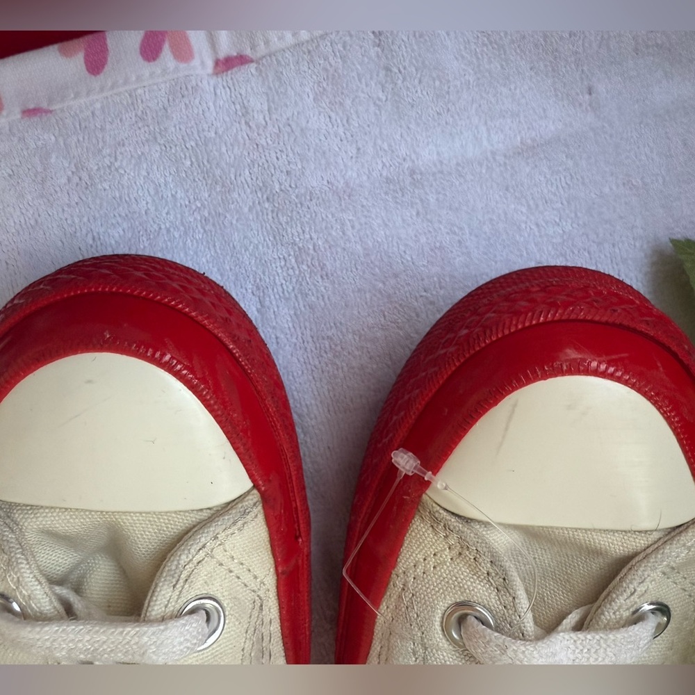 Sneakers with Red Heart Design - Picture 10 of 12